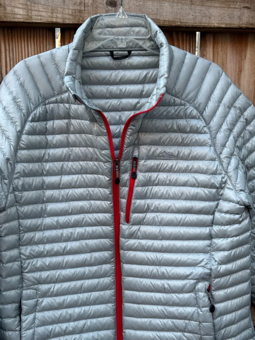LL Bean Mens Ultralight 850 Down Jacket. Size XL. Color silver. - Picture 2 of 8